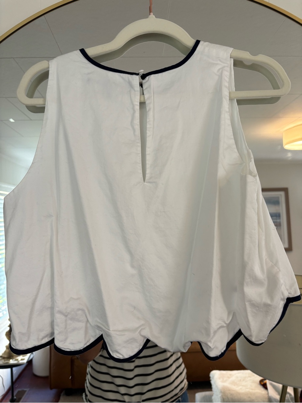 French Connection White Cropped Tank with Navy Scallop Trim - Picture 4 of 4